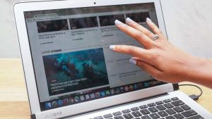  Apple Producing Touch-screen MacBook