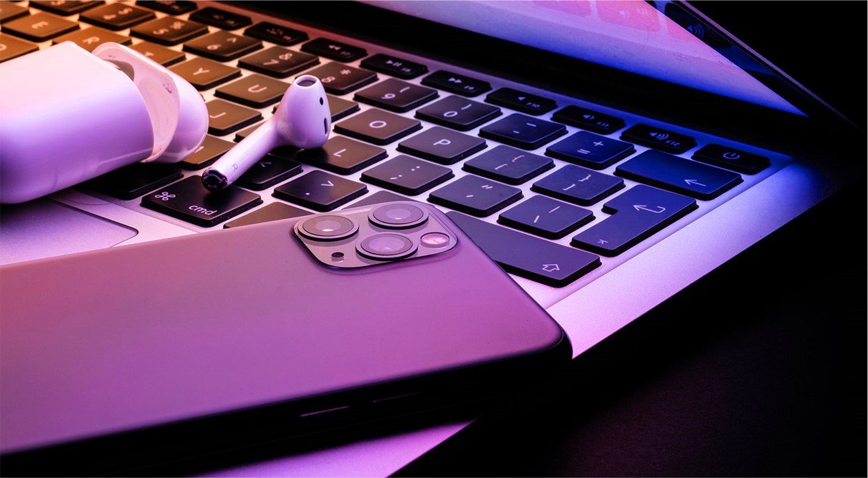 How to Connect AirPods to Your Laptop