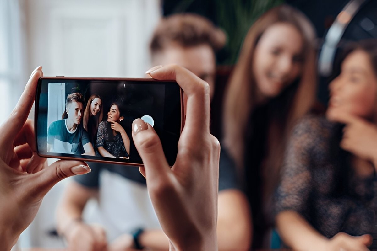 Best Camera Phones for Content Creators in Pakistan